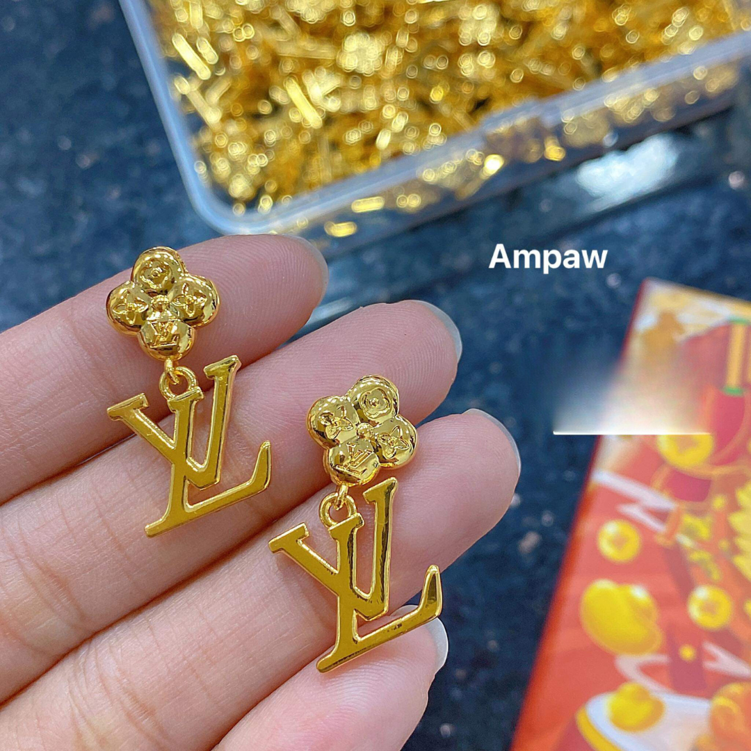LV Flower Earrings Ampaw 18k Saudi Gold - Main Image