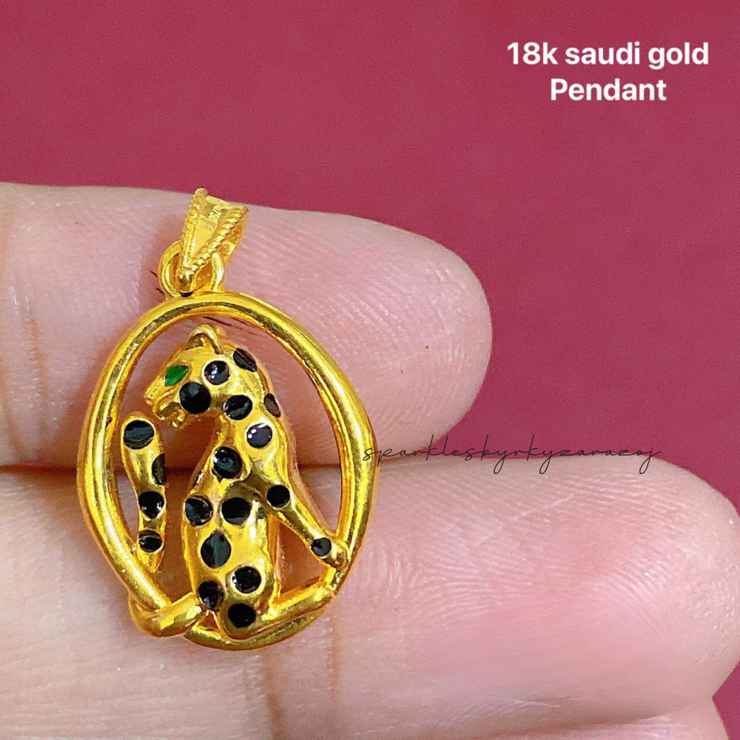AMPAW/HOLLOW 18k Saudi Gold Cheetah Pendant