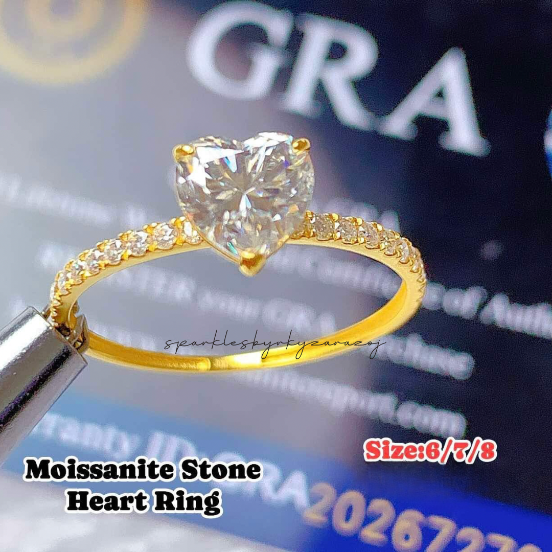 18k Saudi Gold Heart Ring (3pin) Moissanite Stone