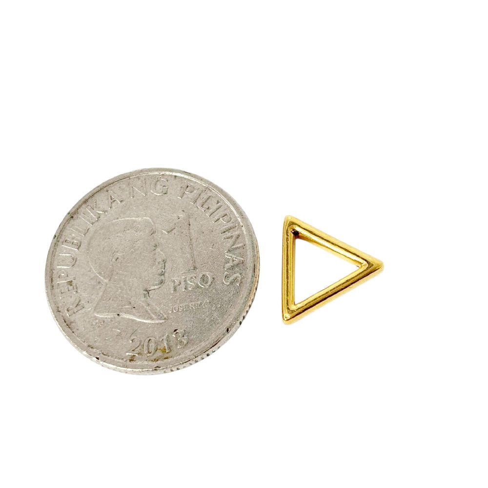 18k Saudi Gold Exclusive Triangle Pendant Ampaw - SKU-G9CWKBNJ