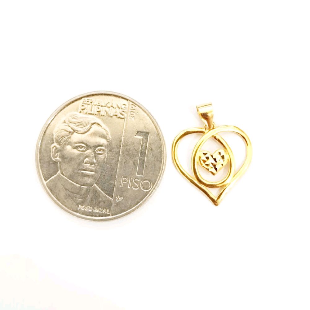 18k Saudi Gold Central Heart Pendant - SKU-2H8C2YFE