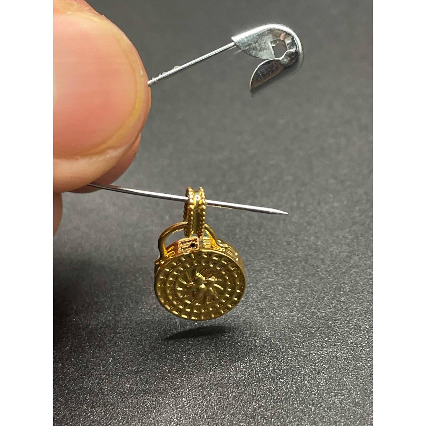 18k Saudi Gold Circle Bag Pendant Ampaw Pawnable