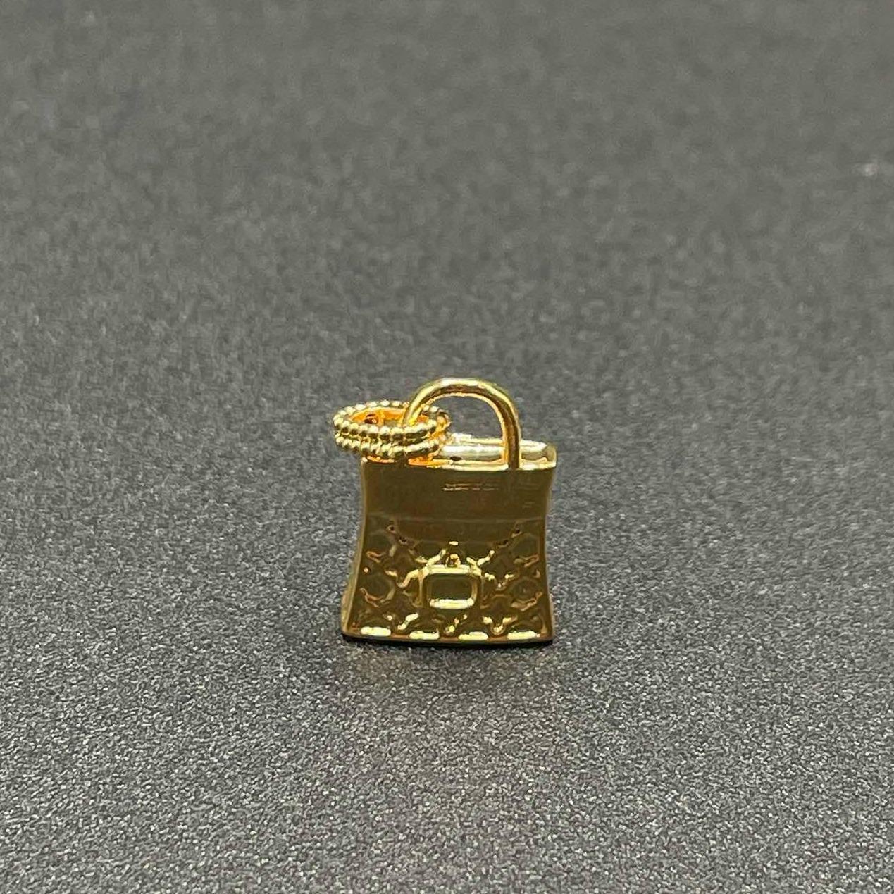 18k Saudi Gold Handcarry Bag Pendant Ampaw Pawnable