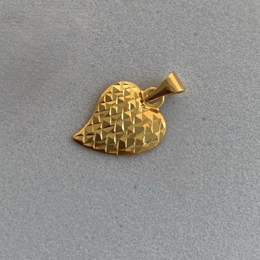 18k Saudi Gold Sexyheart Diacut Solido Pawnable