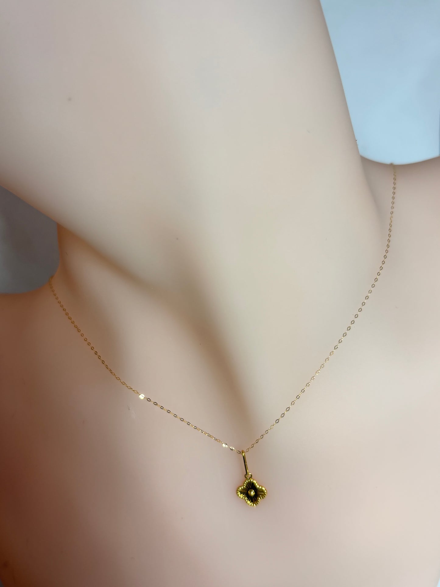 18k Saudi Gold Flower Cutey Hook Pendant .13 grams - SKU-MROC6Y19