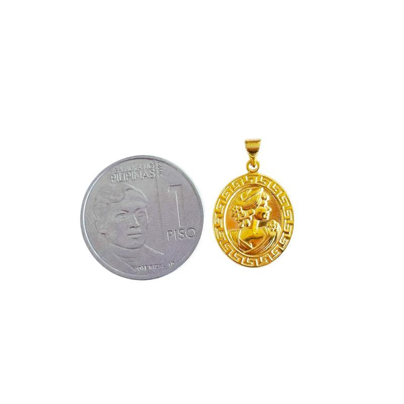 18k Saudi Gold Karkar Chain 18" + 18k Saudi Gold Fenfen Queen Elizabeth Oblong Pendant