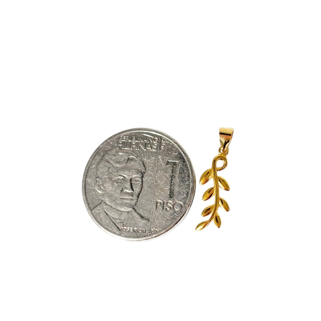 18k Saudi Gold Foxtail Chain 18" + 18k Saudi Gold Leaf Vine Pendant