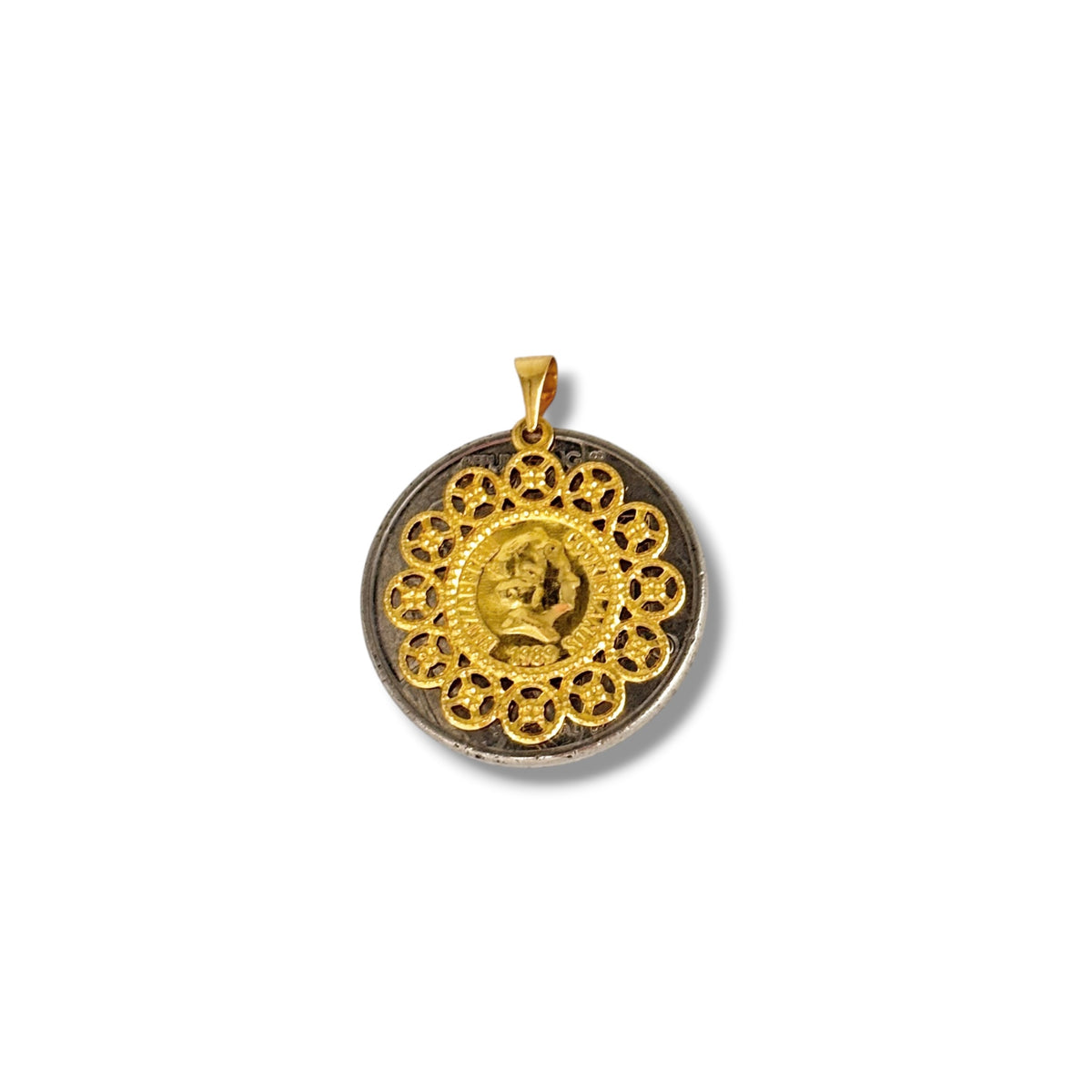 18k Saudi Gold Karkar Chain 18" + 18k Saudi Gold Flower Elizabeth Pendant
