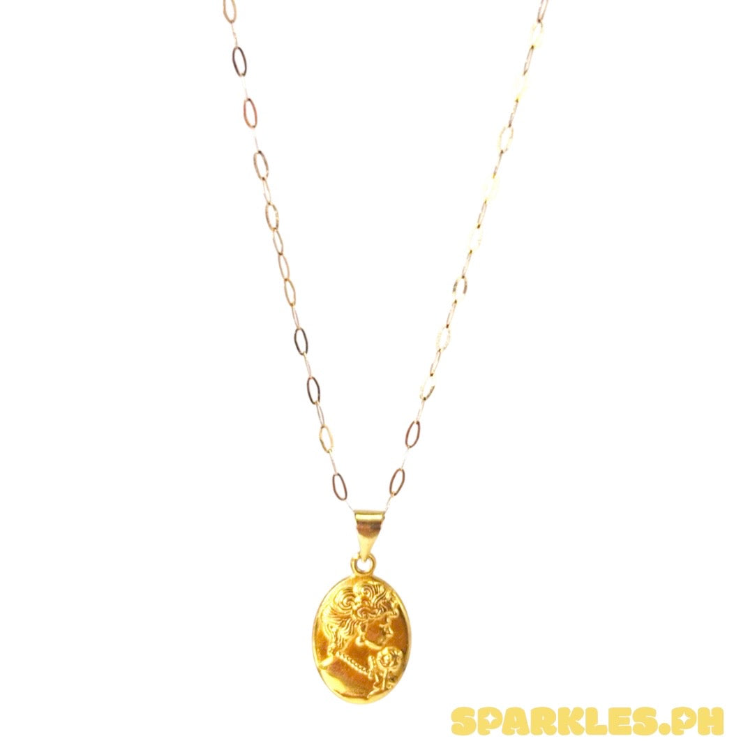 18k Saudi Gold Micro Paperclip Chain 16” + 18k Saudi Gold Queen Elizabeth Oblong Pendant
