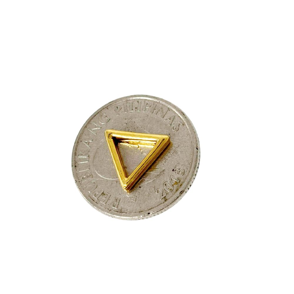 18k Saudi Gold Exclusive Triangle Pendant Ampaw - SKU-G9CWKBNJ