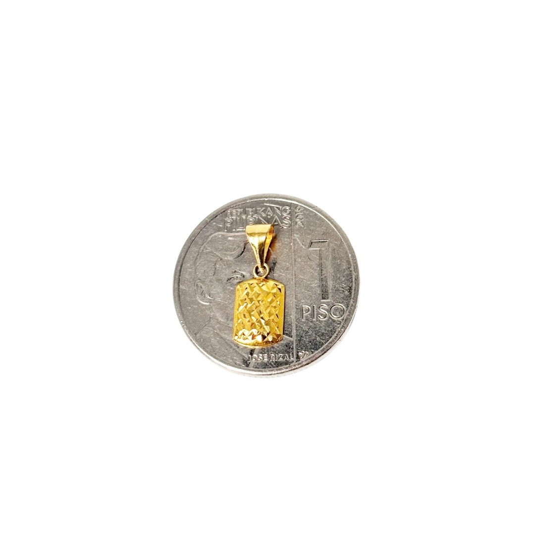 18k Saudi Gold Tauco Chain Level 1 + 18k Saudi Gold Square Diacut Pendant