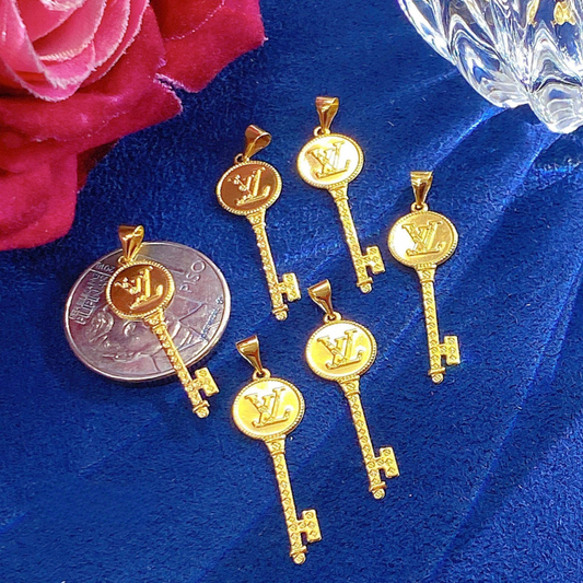 Key LV Pendant 18k Saudi Gold