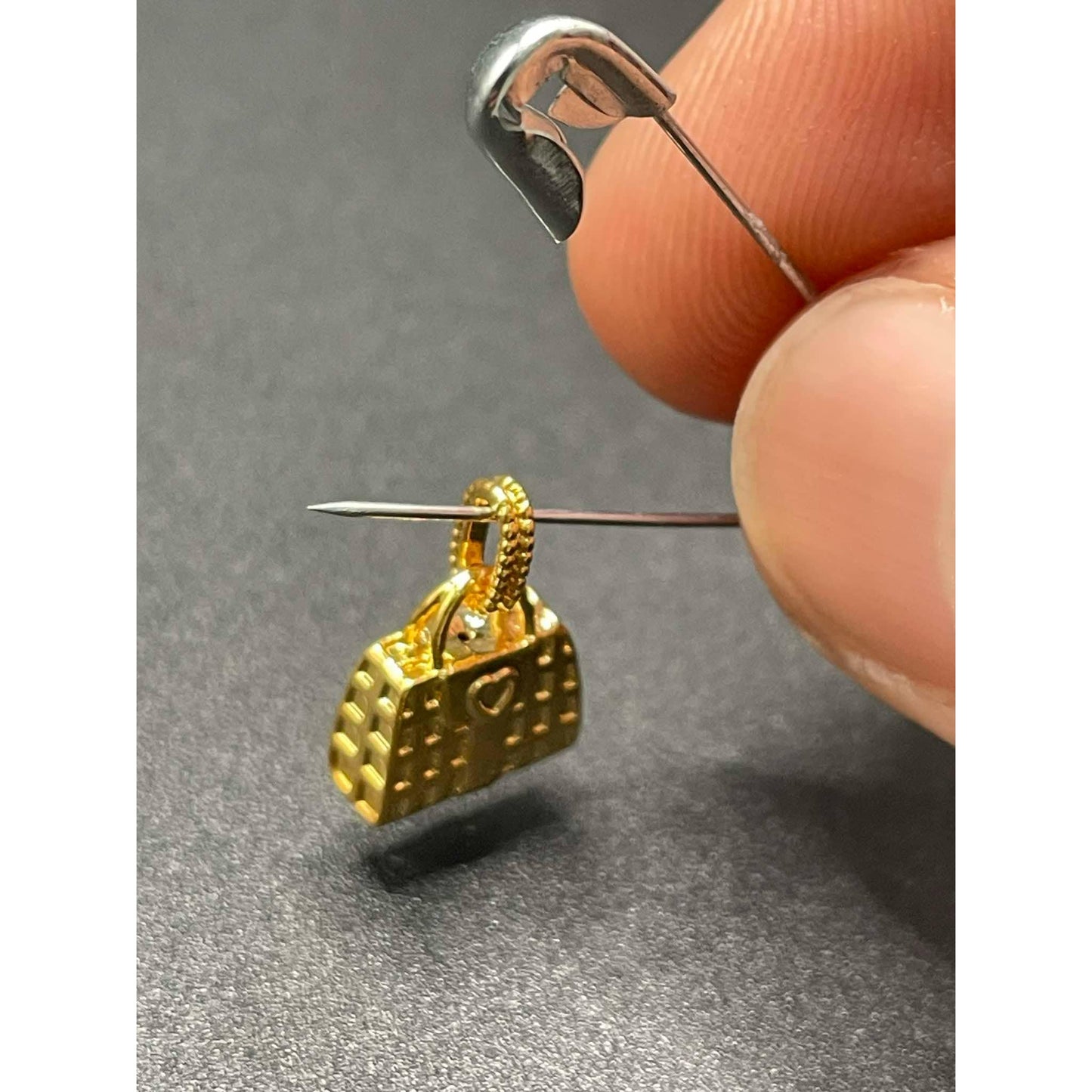 18k Saudi Gold Tita Style Bag Pendant Ampaw Pawnable - SKU-5ODM78ZE