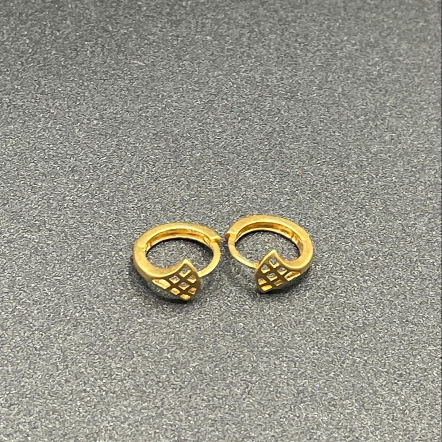 18k Saudi Gold .91 g PER GRAM  Tail Style Earring Solido Pawnable