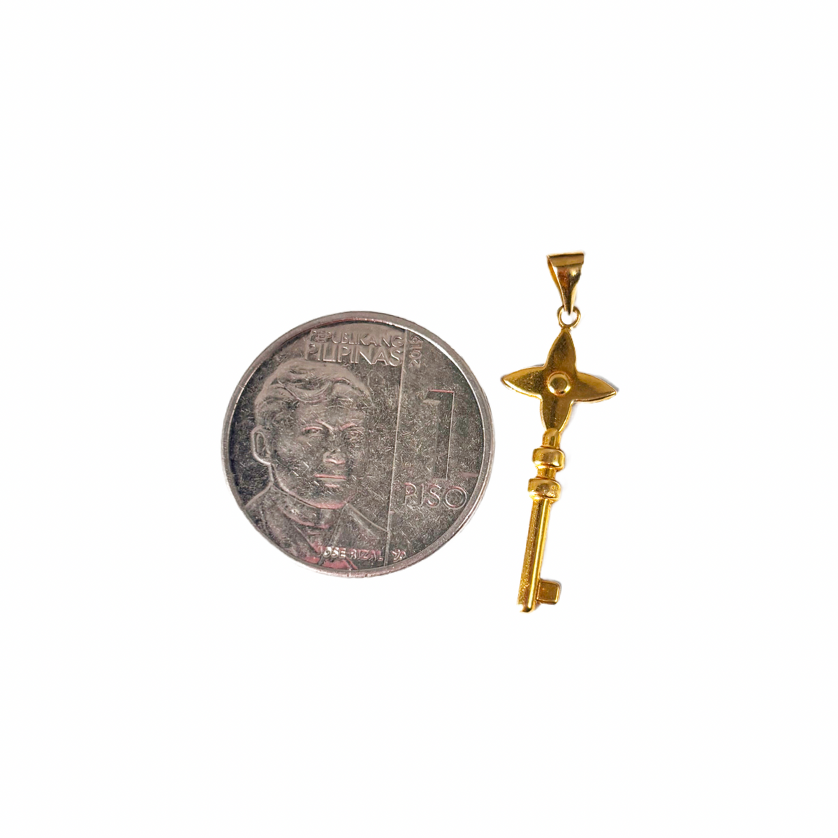 18k Saudi Gold Micro Paperclip Chain 18" + 18k Saudi Gold Special Key Pendant