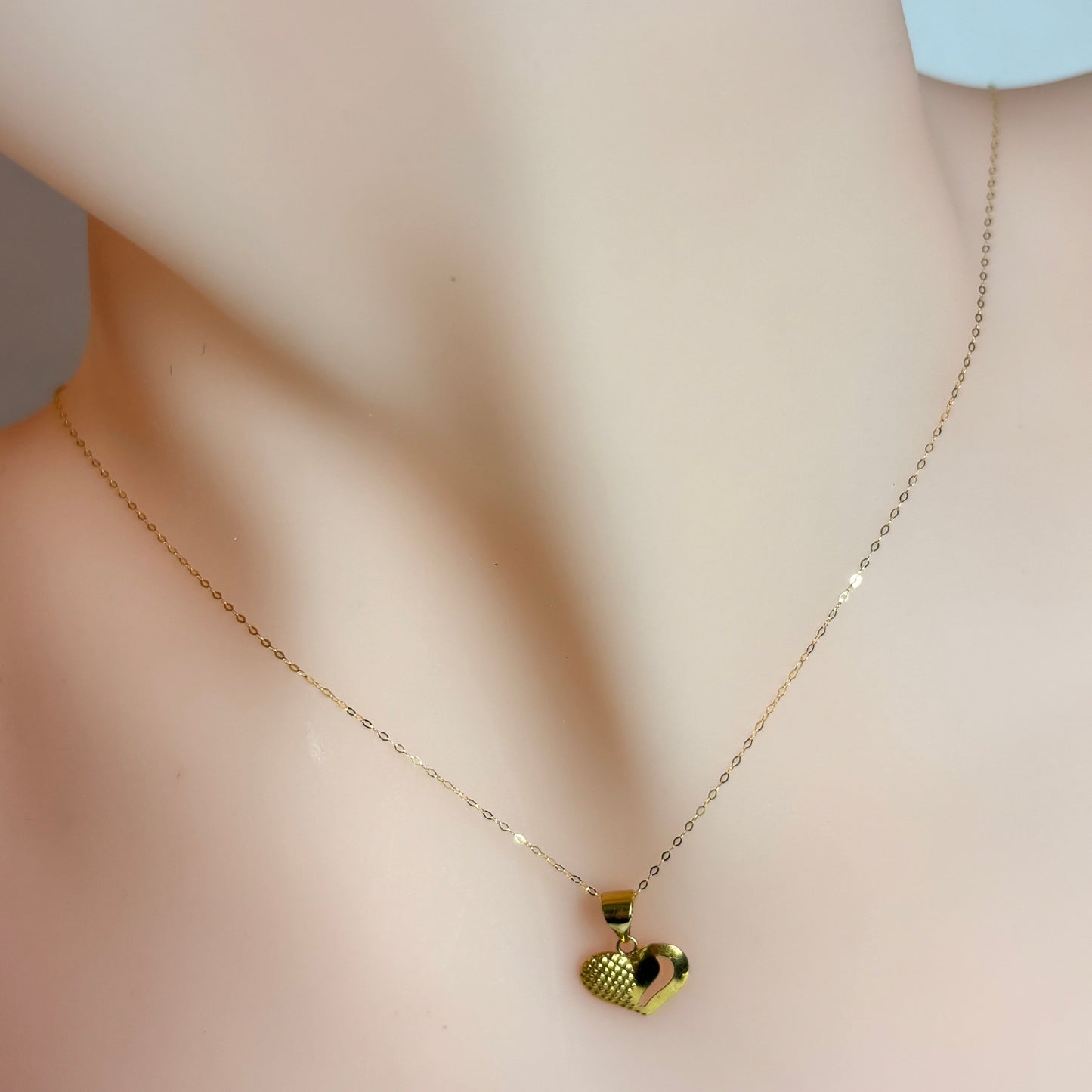 18k Saudi Gold Broken Heartty Pendantt .17 grams - SKU-JIEEI7AZ