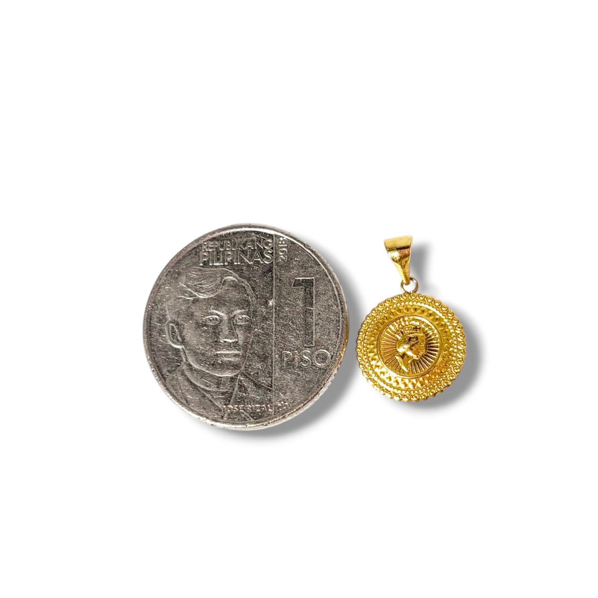 "18k Saudi Gold Millipedes Chain 18"" + 18k Saudi Gold Royal Queen Pendant "