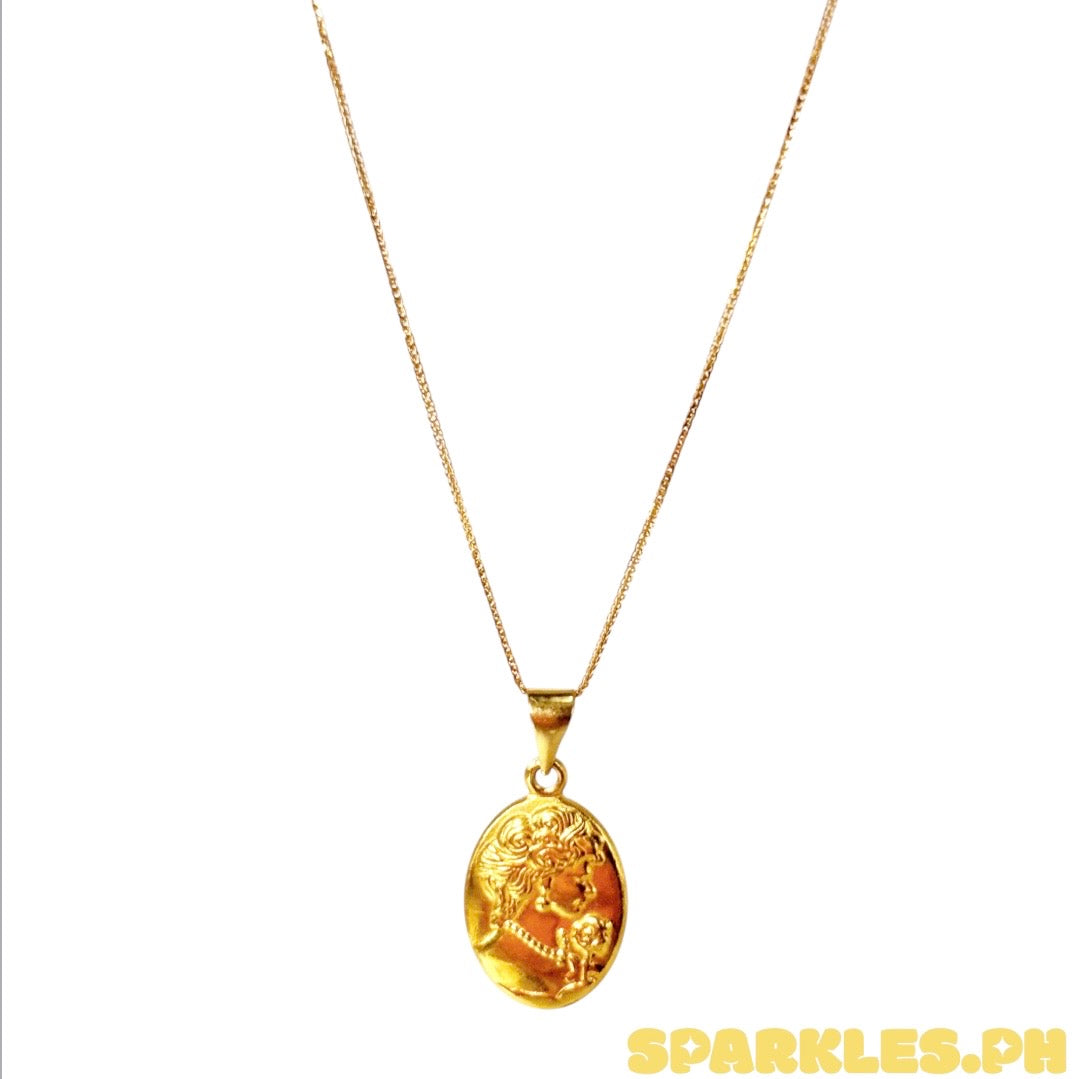 18k Saudi Gold Foxtail Chain 18" + 18k Saudi Gold Queen Elizabeth Oblong Pendant