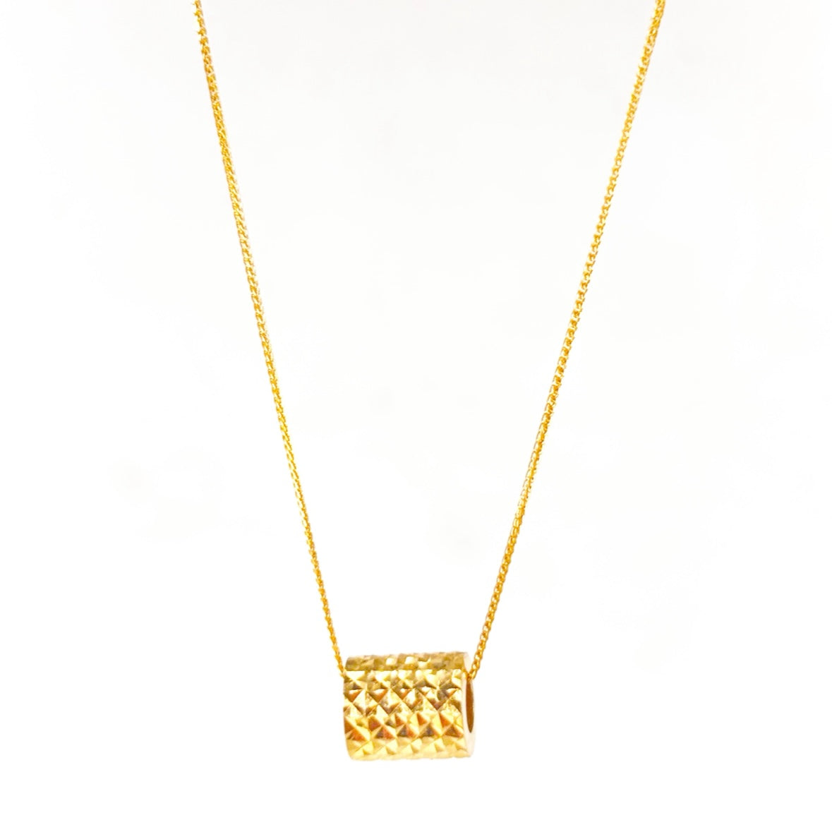 18k Saudi Gold Foxtail Chain 18" + 18k Saudi Gold Diacut Barrel Pendant
