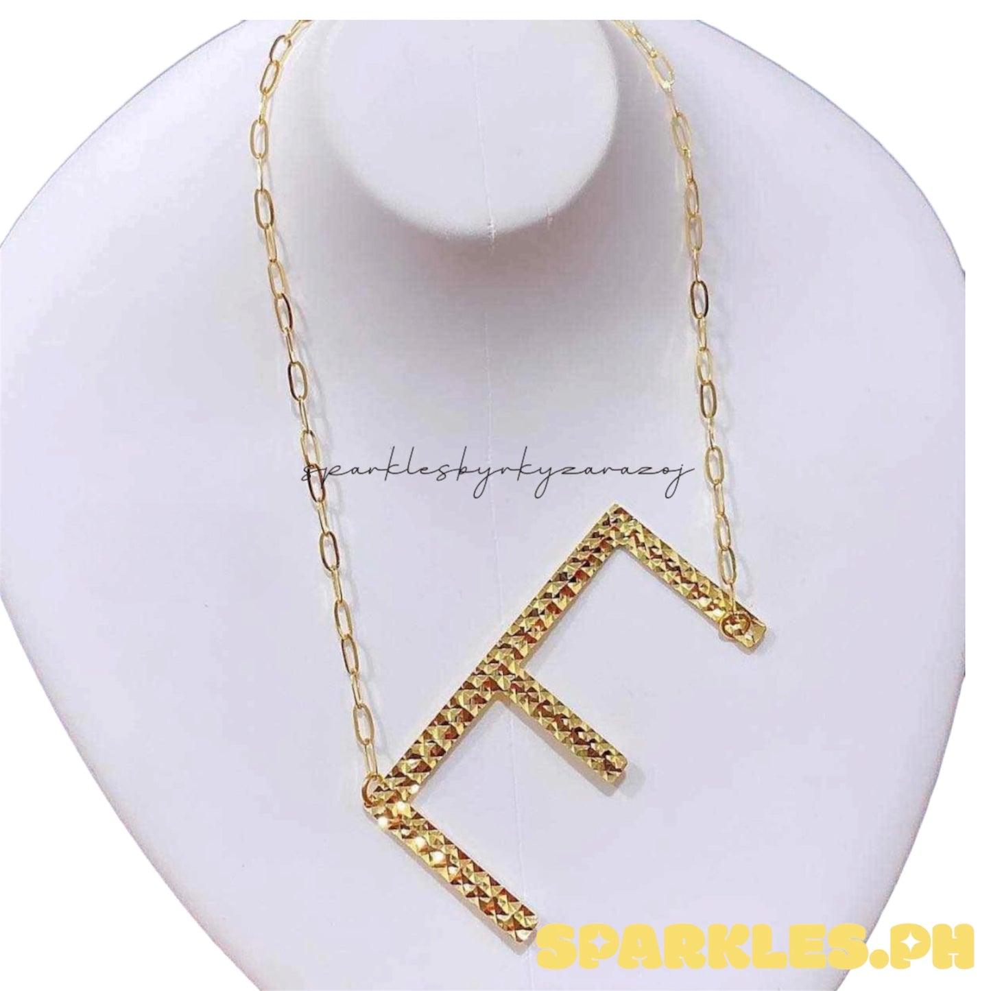18k Saudi Gold Letter E Diacut Necklace