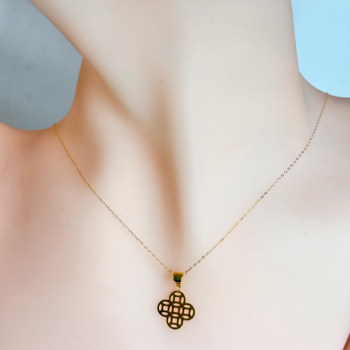 18k Saudi Gold Money Catcher Flower Solid Pendant .23 grams - SKU-WJOFK13R