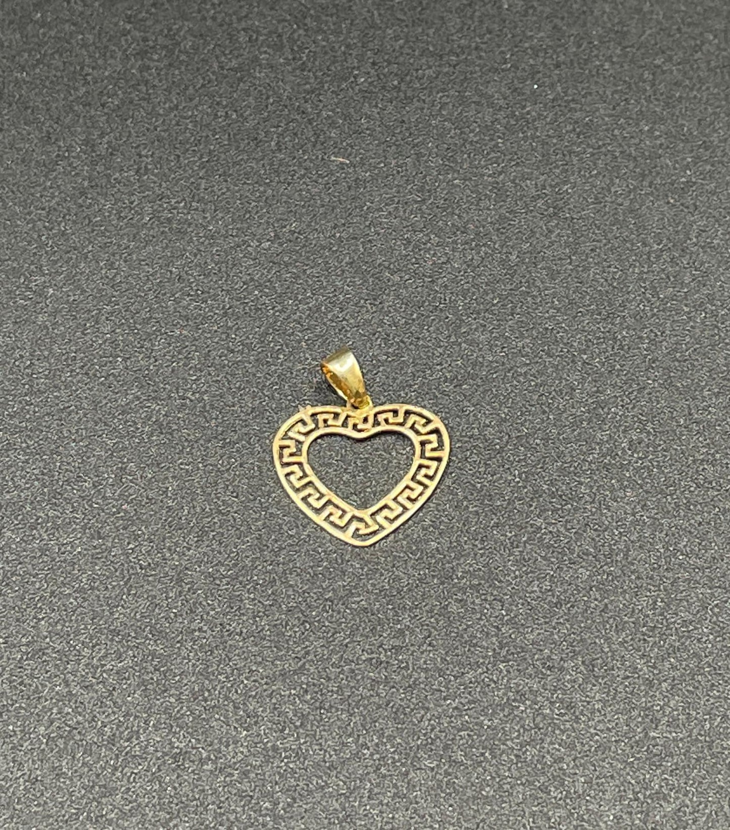 18k Saudi .4 per gram Gold Fenfen Heart Pendant Solido Pawnable